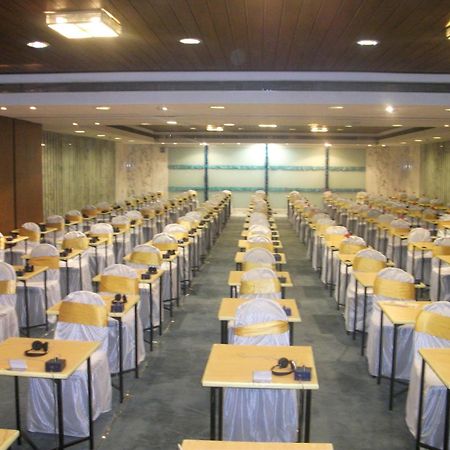 The Fern Residency, Subhash Bridge, Ahmedabad Hotel Exterior photo