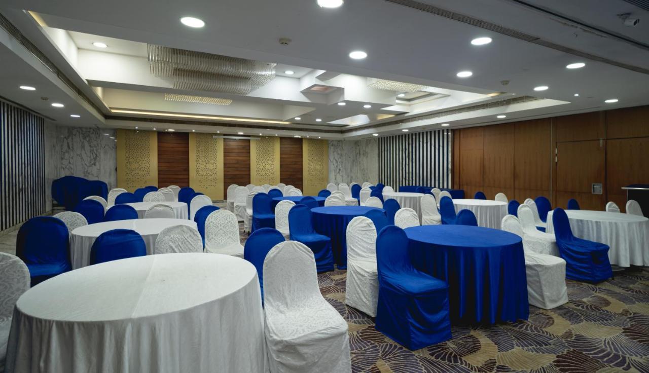 The Fern Residency, Subhash Bridge, Ahmedabad Hotel Exterior photo