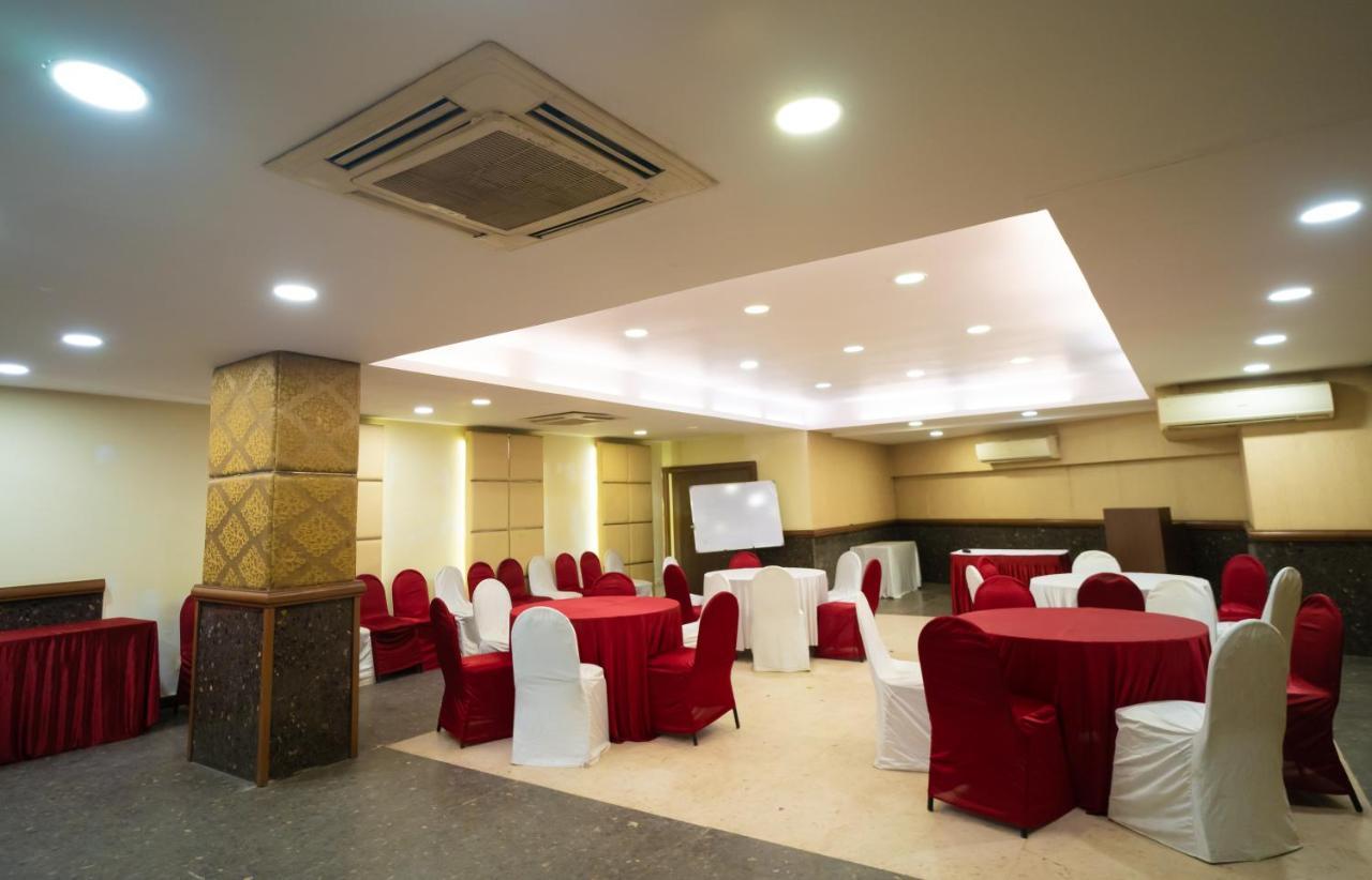 The Fern Residency, Subhash Bridge, Ahmedabad Hotel Exterior photo