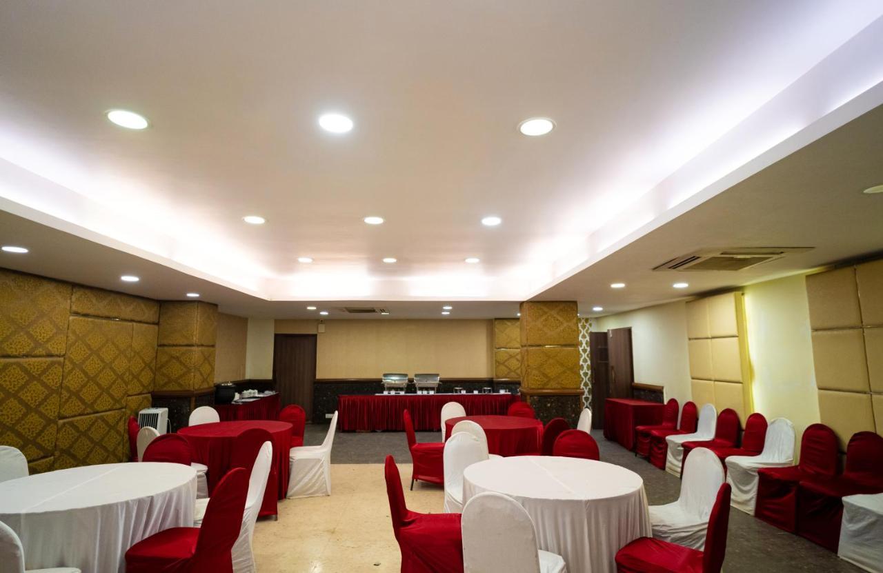 The Fern Residency, Subhash Bridge, Ahmedabad Hotel Exterior photo
