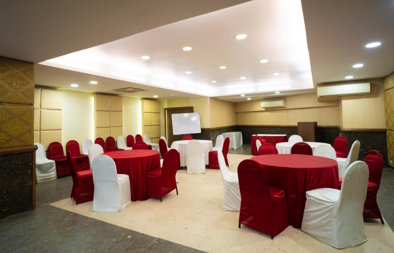 The Fern Residency, Subhash Bridge, Ahmedabad Hotel Exterior photo