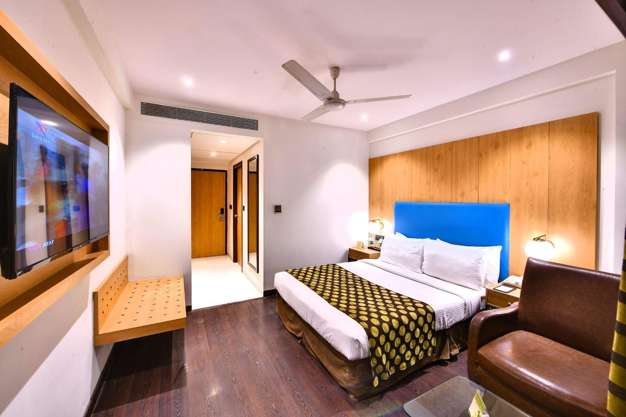 The Fern Residency, Subhash Bridge, Ahmedabad Hotel Exterior photo