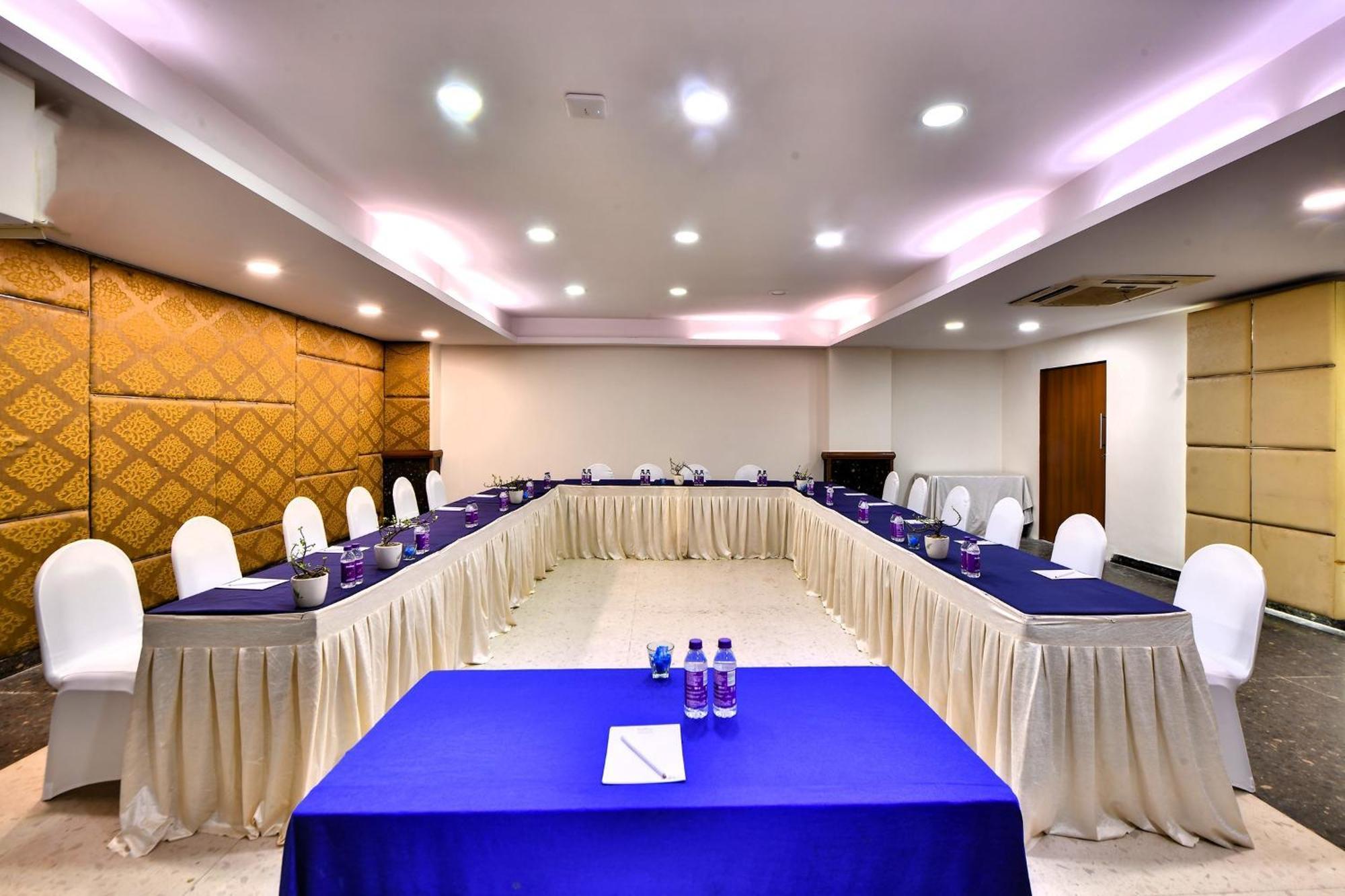 The Fern Residency, Subhash Bridge, Ahmedabad Hotel Exterior photo
